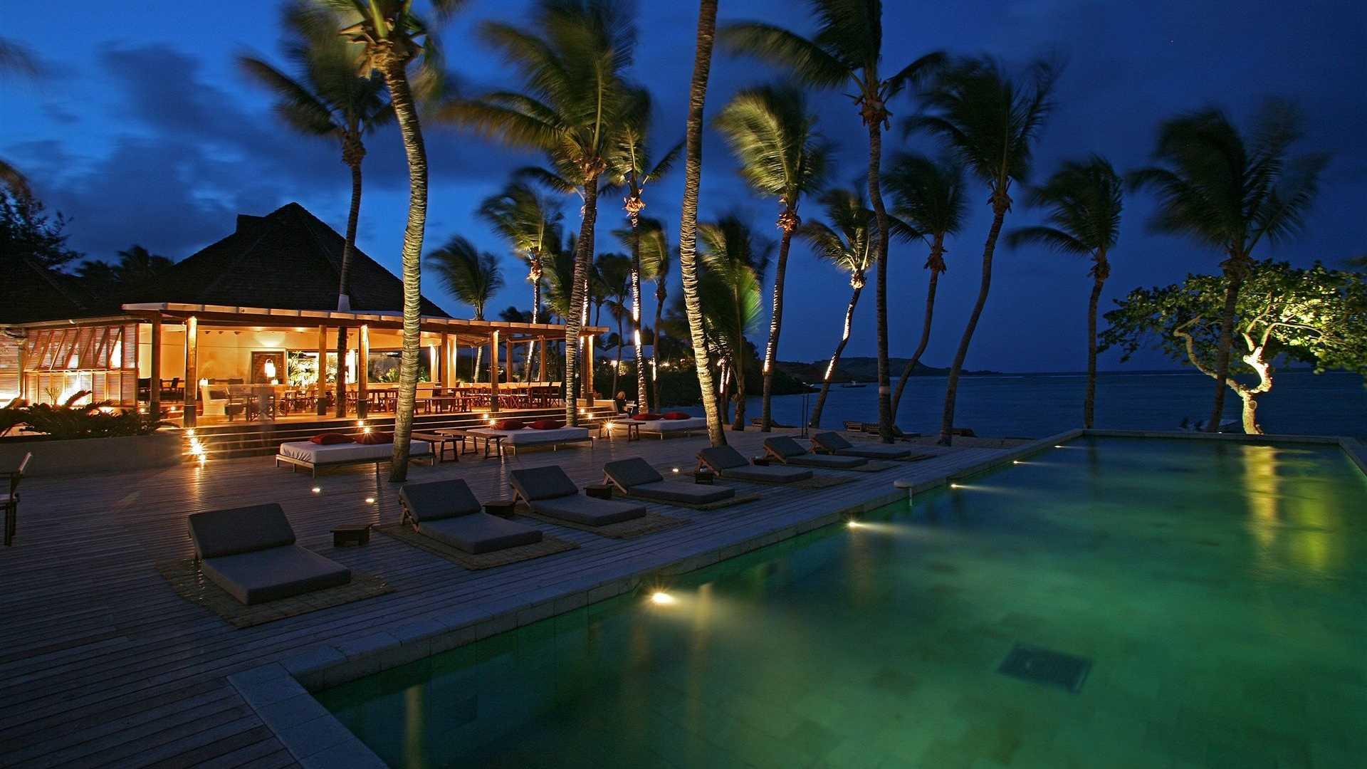 Villa -
                        L&acute;estartit -
                        5 bedrooms -
                        8 persons